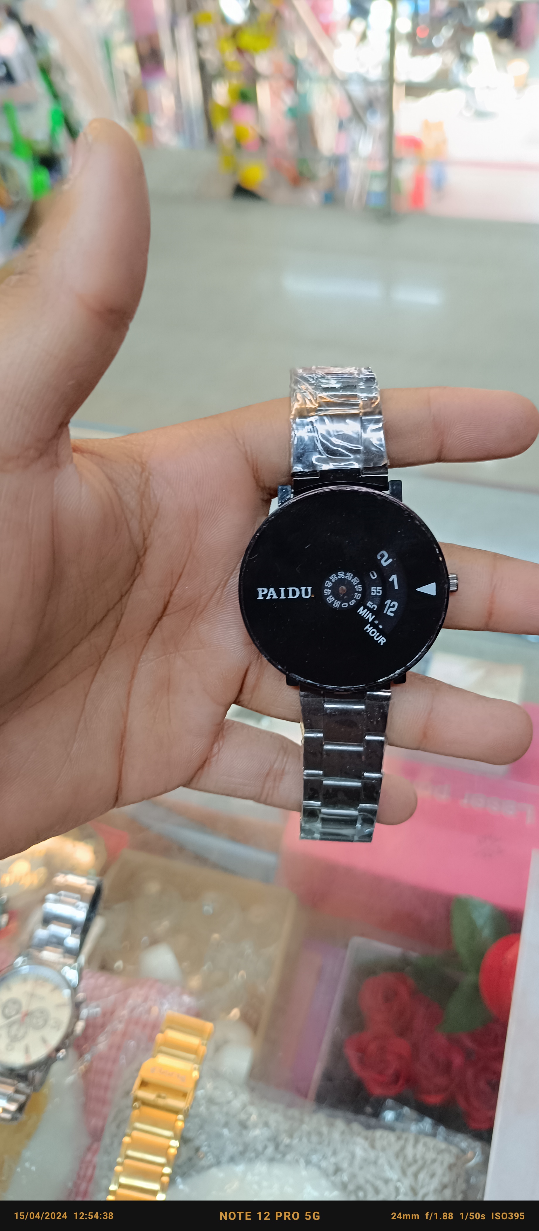 "Paidu Midnight Noir: Black Chain Watch with Hour, Minute, and Second Hands"